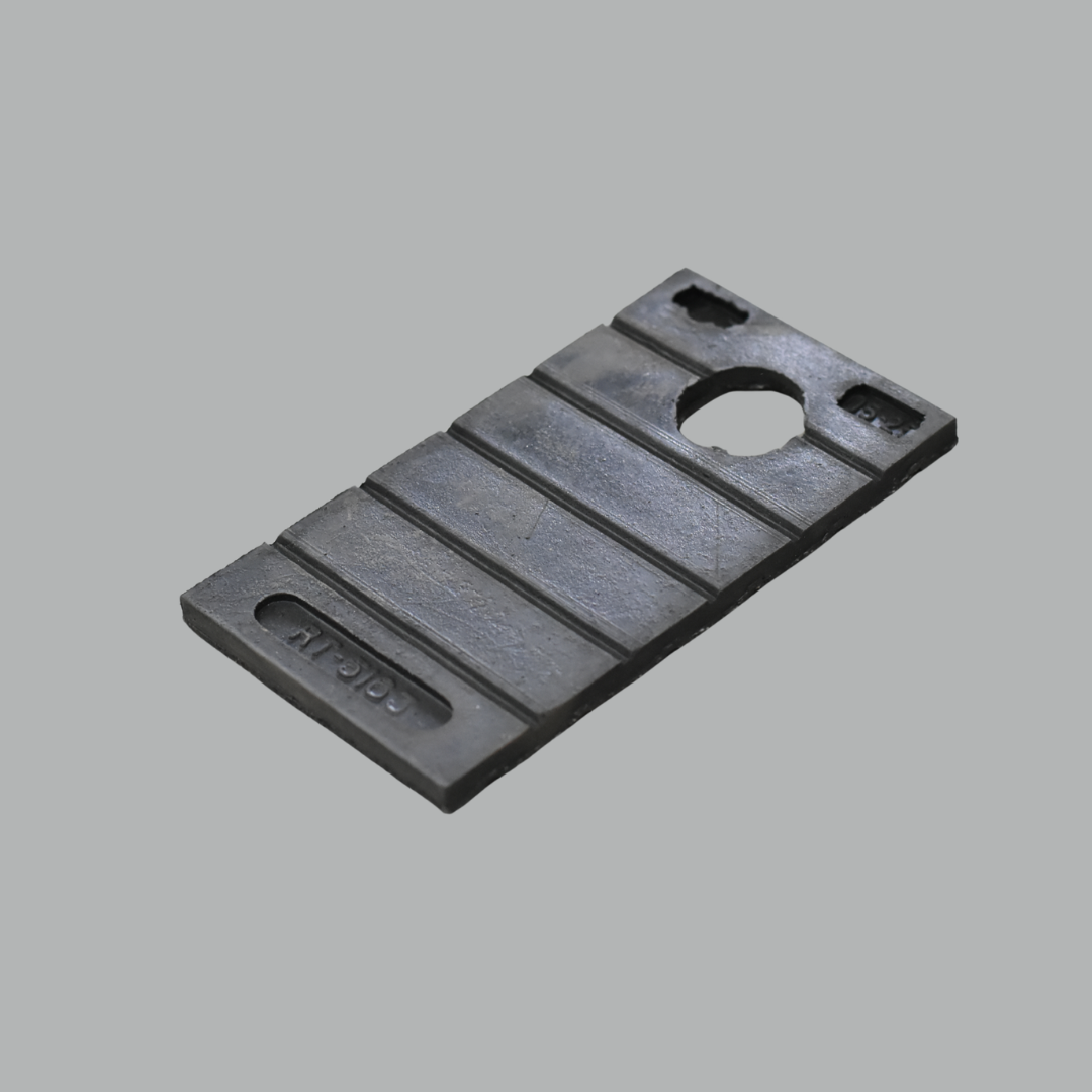 Grooved rubber sole plate